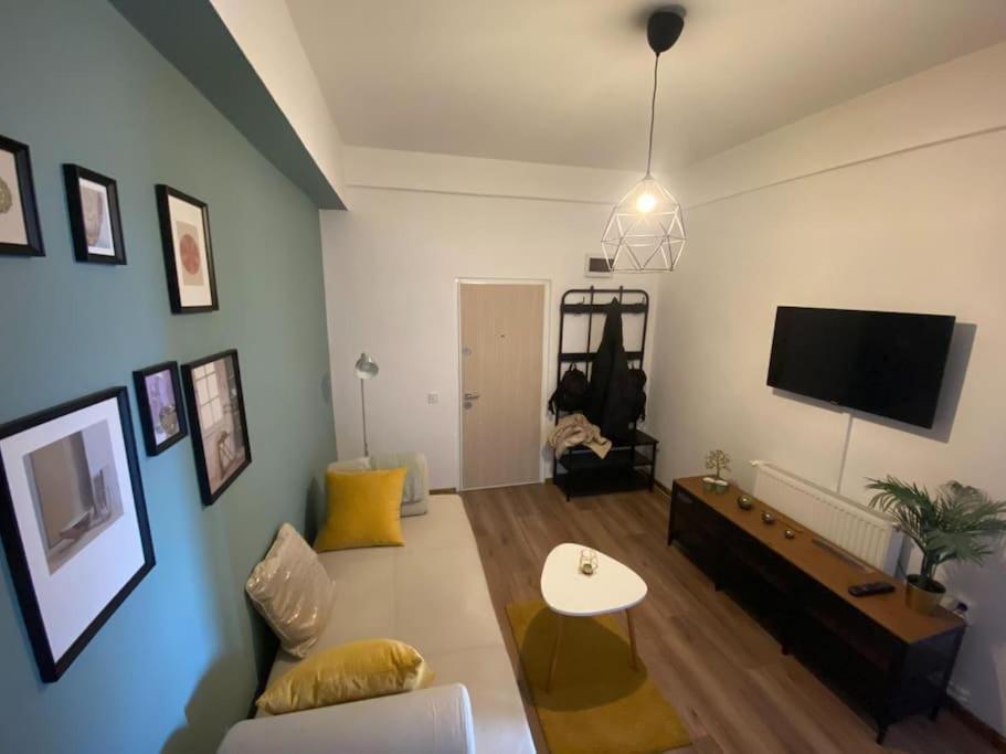Kara'S Apartment Bucharest Exterior photo